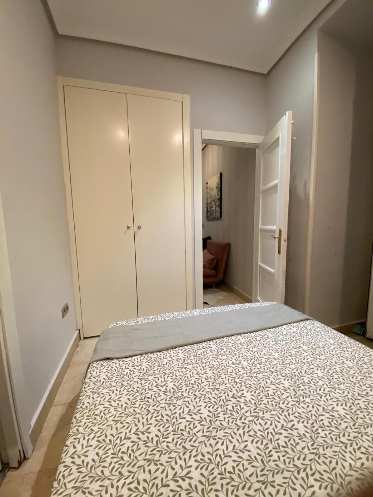 Carla Cozy Comfortable Malasana Madrid